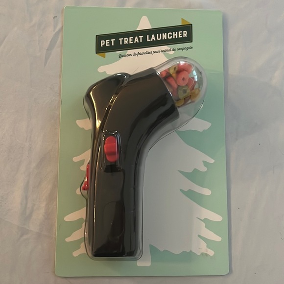 🐕🦺 Host Pick 🐕🦺 Pet Treat Launcher - Picture 1 of 2